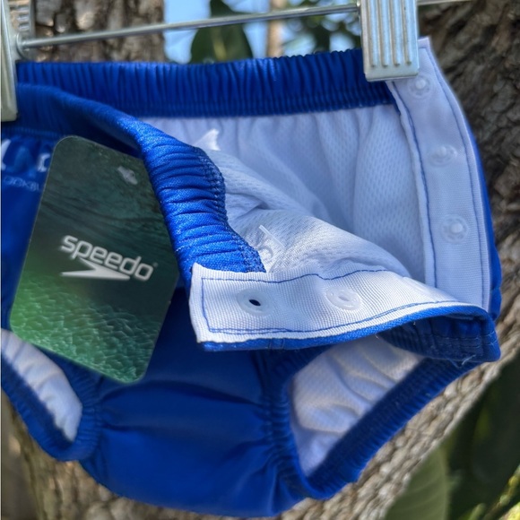 Speedo Premium Swim Diaper Blue with Cartoon Shark on Bum Size M 12M (18-22lbs) - Picture 3 of 5